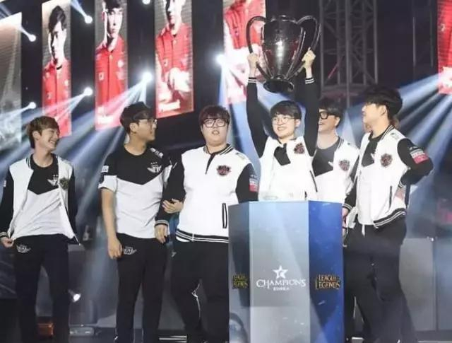 从侧面看更 从侧面看更